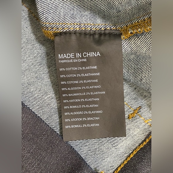 Club Monaco cropped jean. EUC - Picture 13 of 13